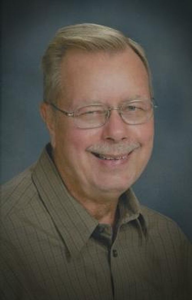 Robert R Johnston