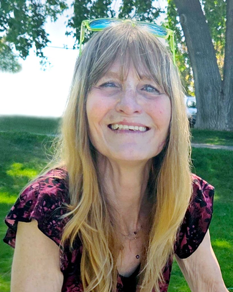 Julie (Mcminn)  Borron