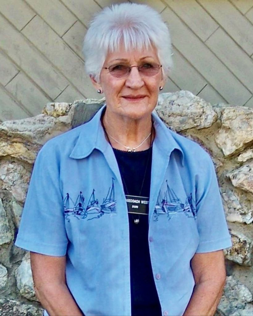 Doris J Evink