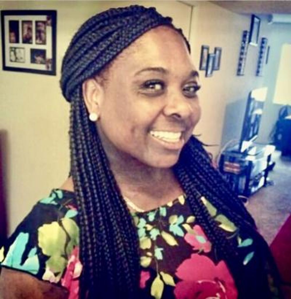 Robin Latrial Mccray Profile Photo