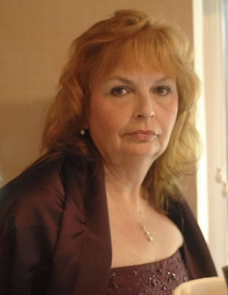 Leslie Schemm Hedrich Profile Photo