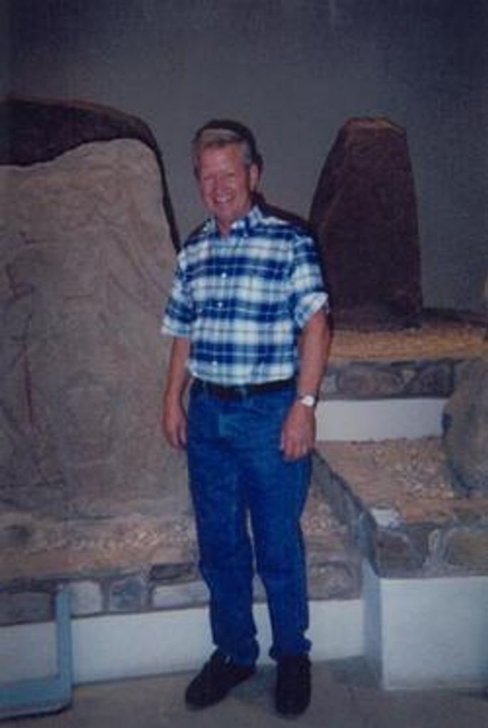Russell Ruth Labrousse Profile Photo