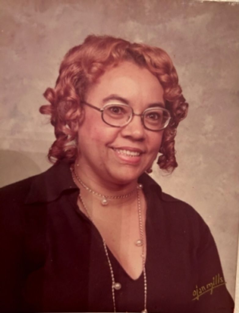 Iona Johnson Profile Photo