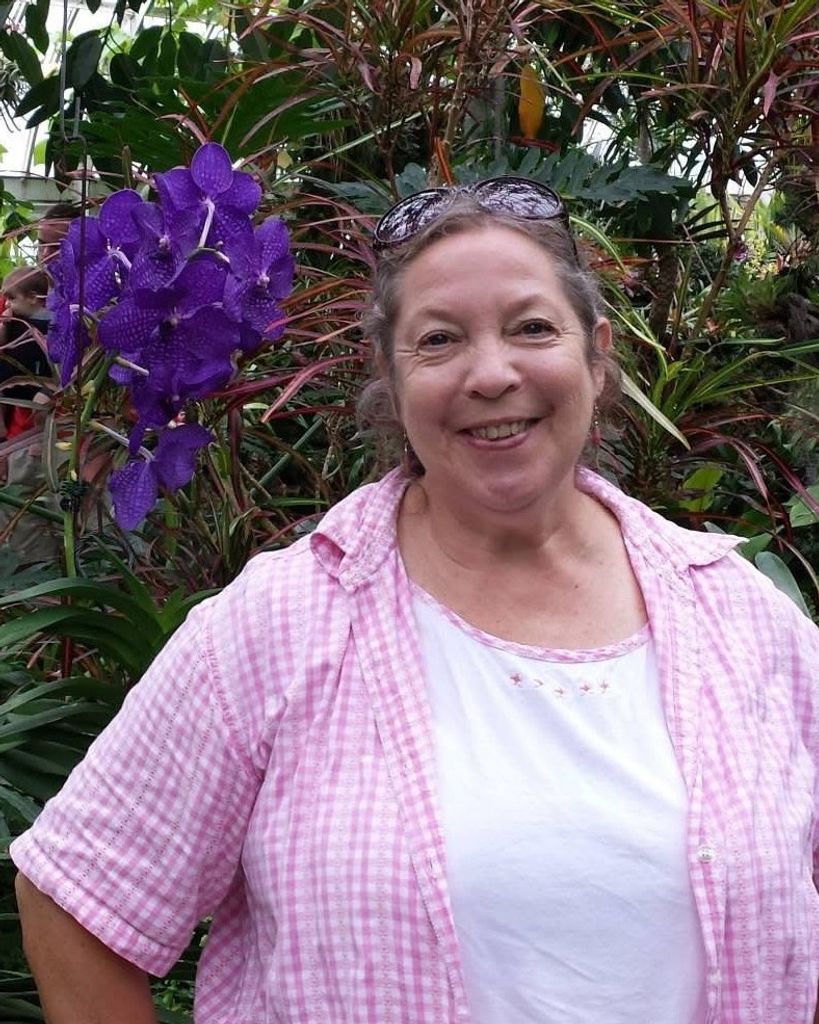 Joan Marie Lapic Profile Photo