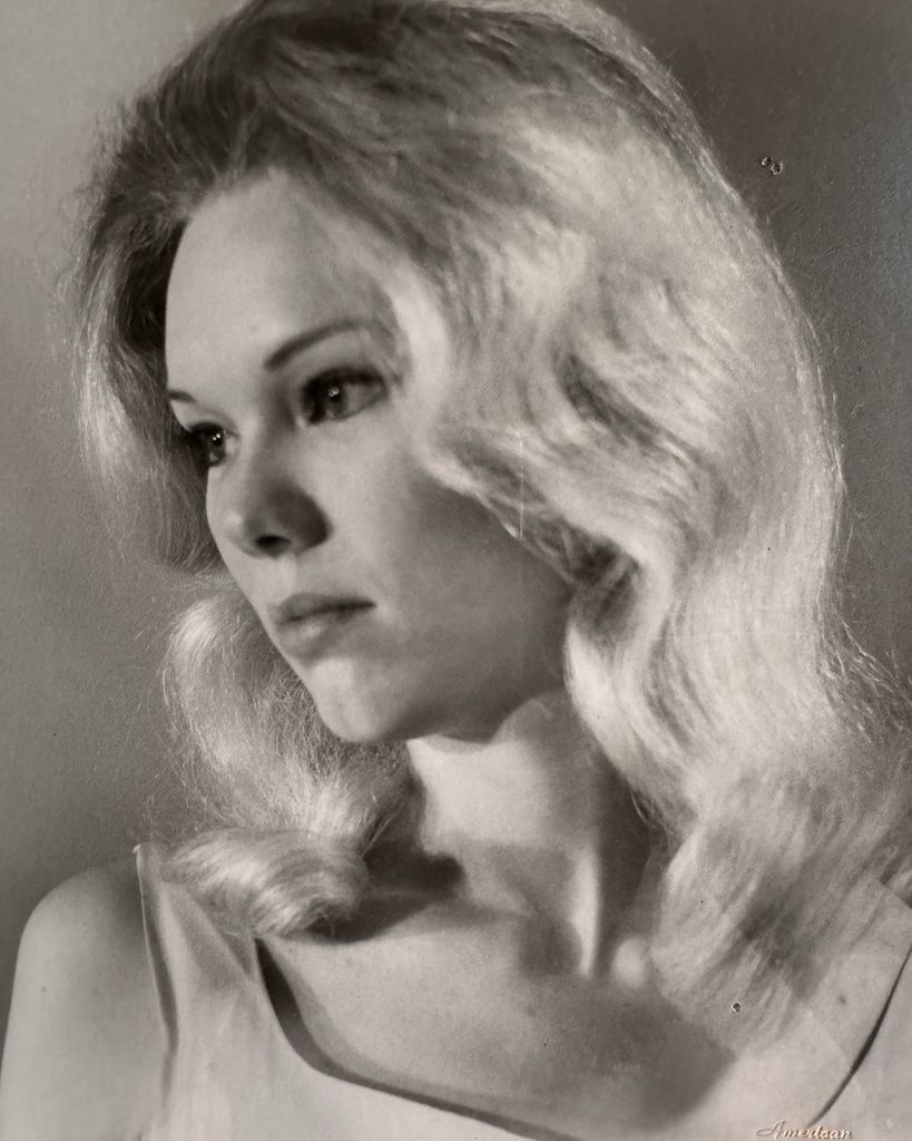 Claire Devall Hamilton Profile Photo