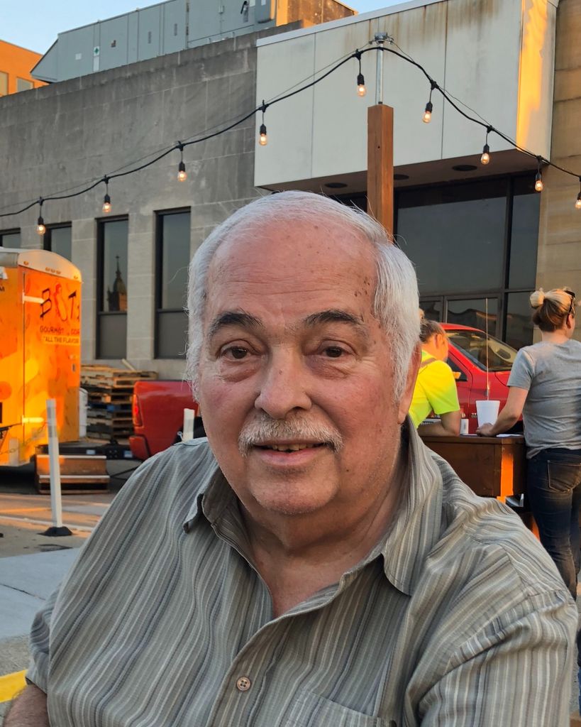 Donald L Henes, Jr.