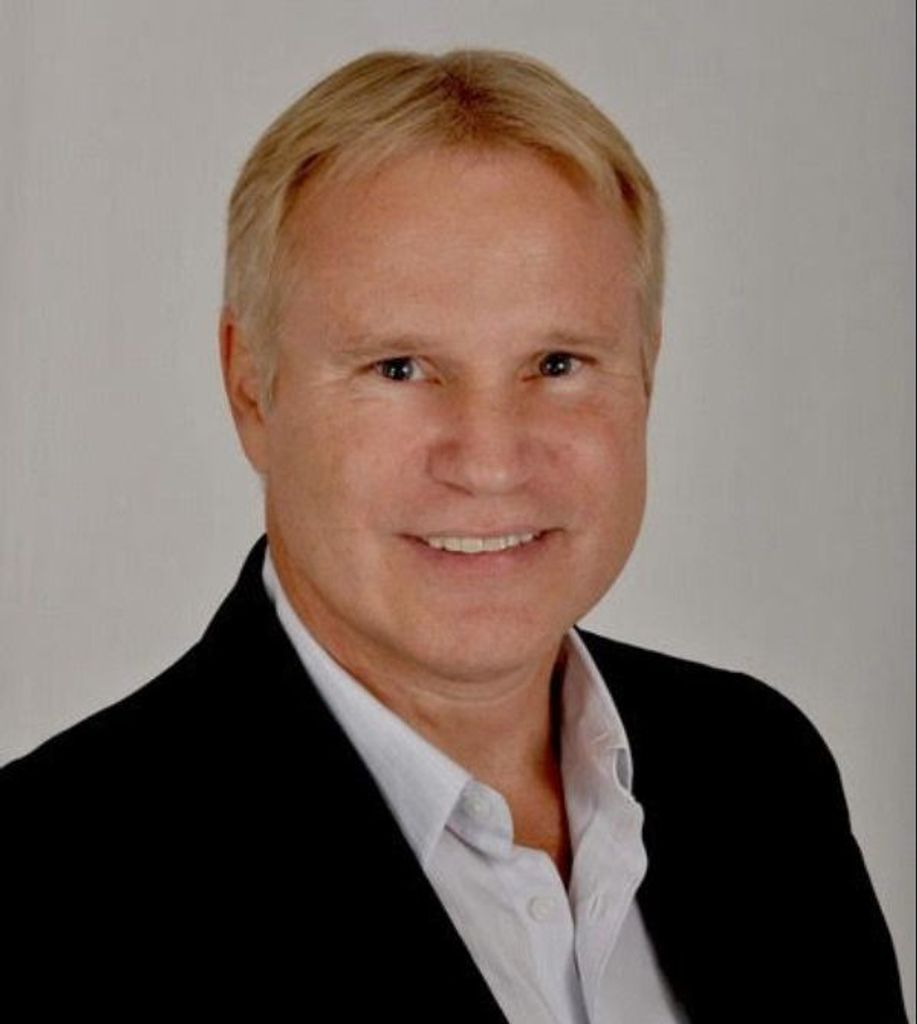 Steven P Curlen