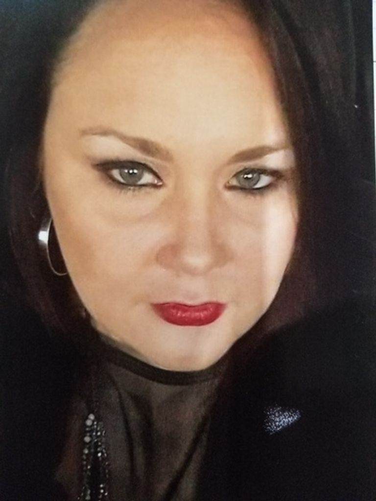 Sarah Blow Munoz Profile Photo