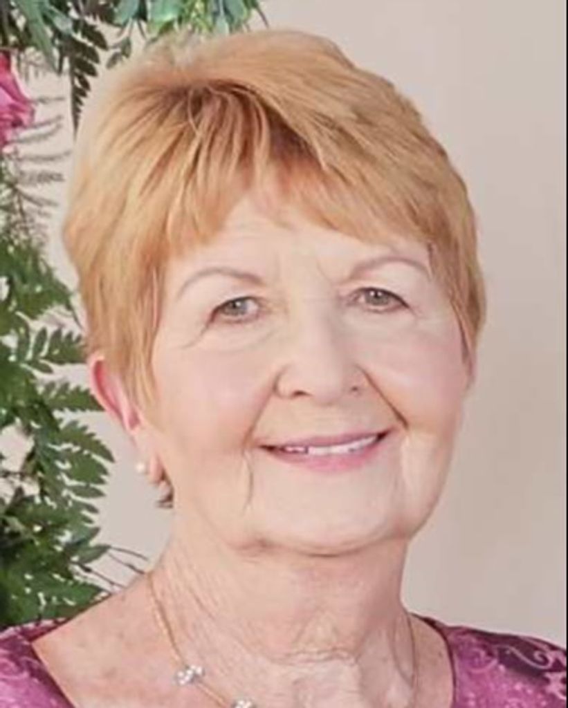 Alphee Liliane Strand