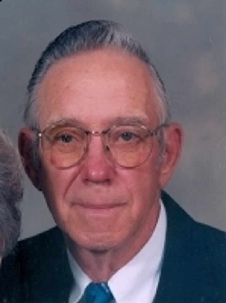 Harry E Strohecker Jr