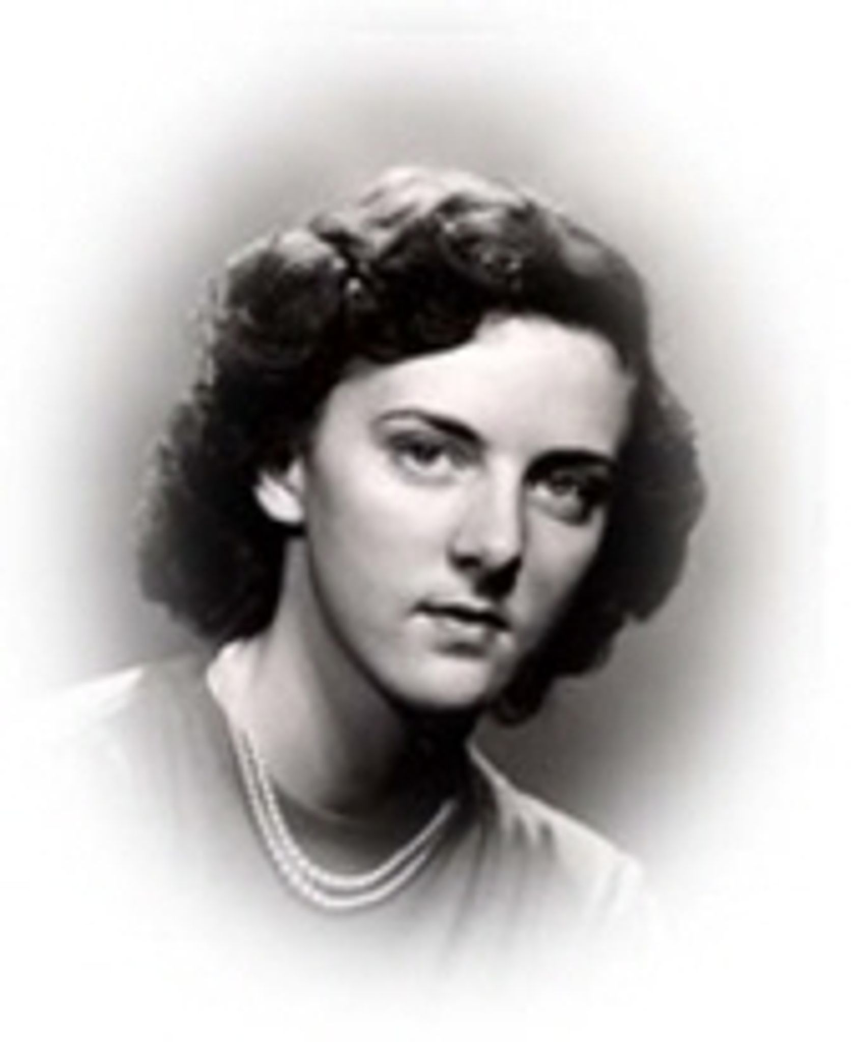 Leona Lee 'Lee' Miller photo gallery image 1 of 1