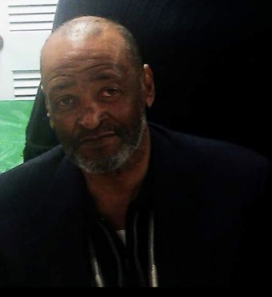 Robert E Tabron