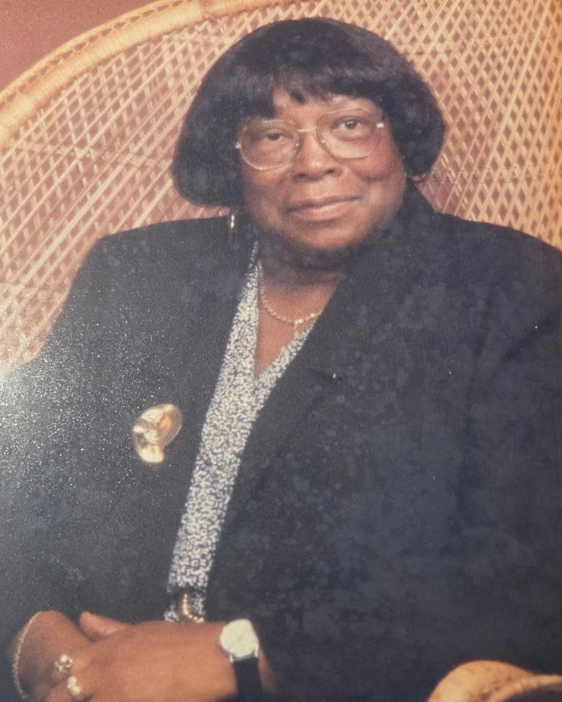 Janice Cox (Clark)