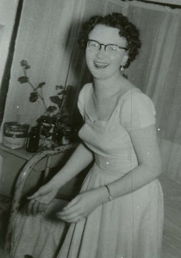 Hyla Anne Hitchcock photo gallery thumbnail 8 of 80