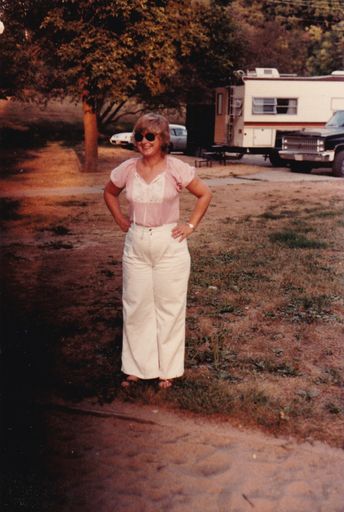 Carolyn J. (Bergstrom)  Bohl photo gallery thumbnail 32 of 133
