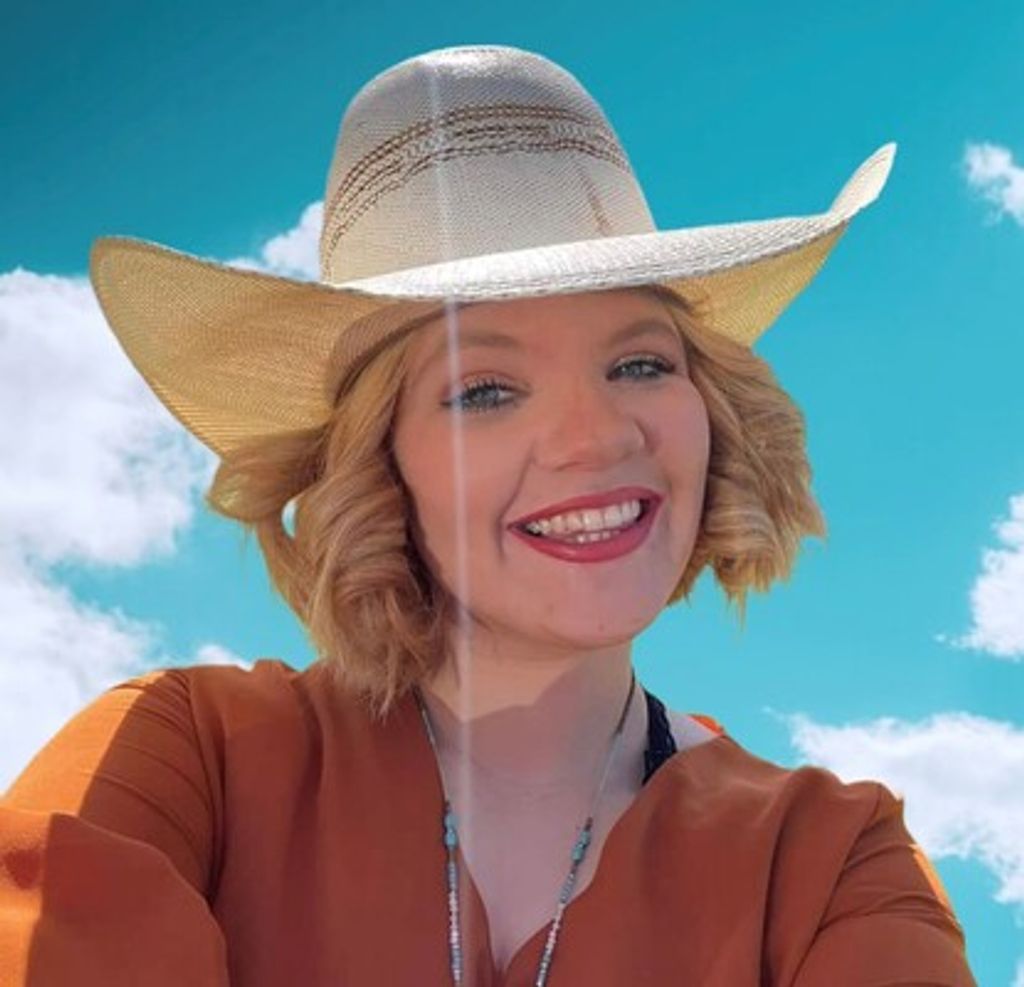 Anna Muck Profile Photo