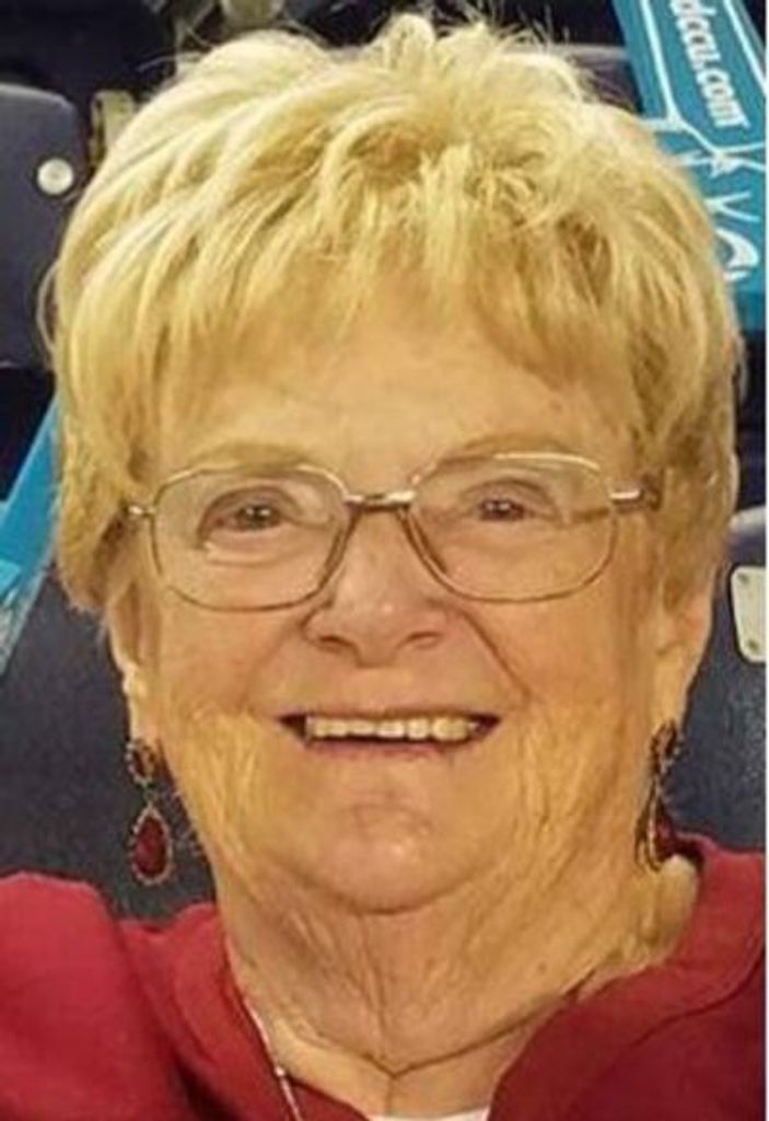 Vicki Vee Barcklay Profile Photo