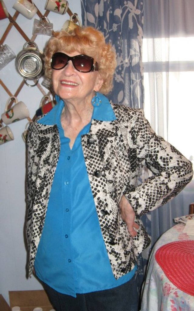 Elaine Edith Willey