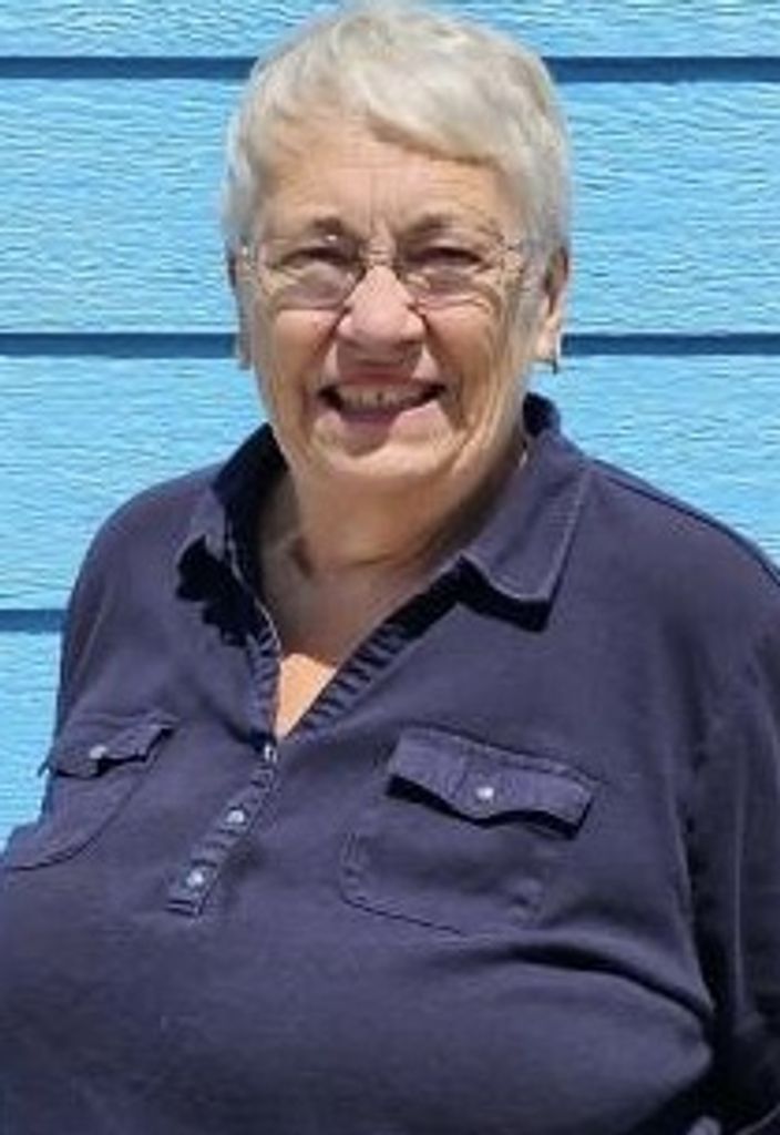 Christine "Chris" Loretta (Czaplewski)  Jones Profile Photo