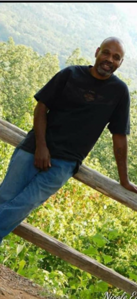 Robert Deon Ewing Profile Photo