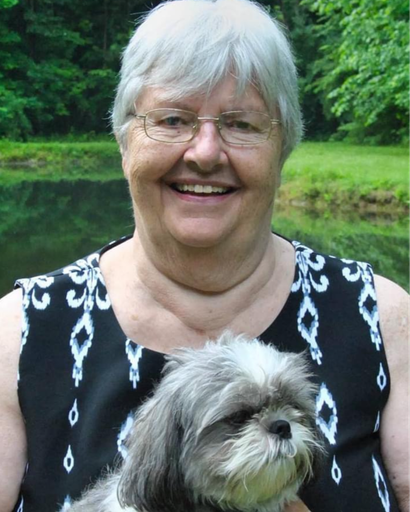 Vivian Carlisle's obituary image