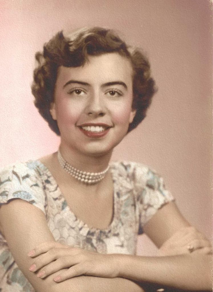 Helen Elise Lee Profile Photo