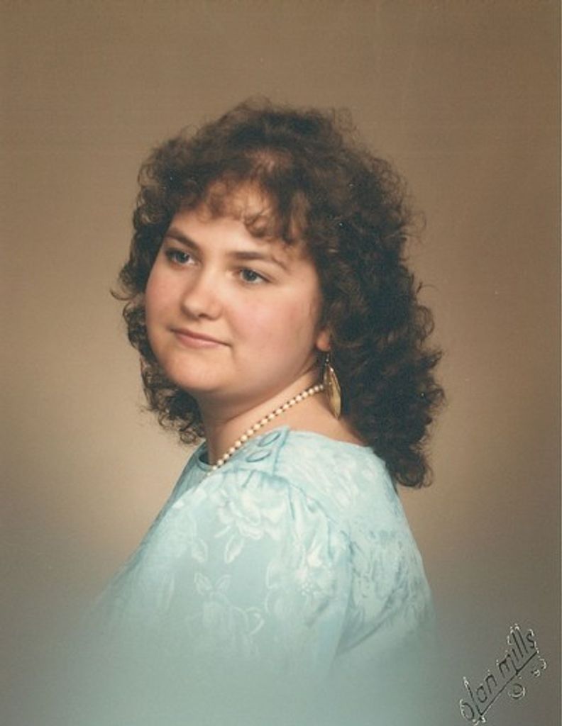 Suzanne Lynn Hood