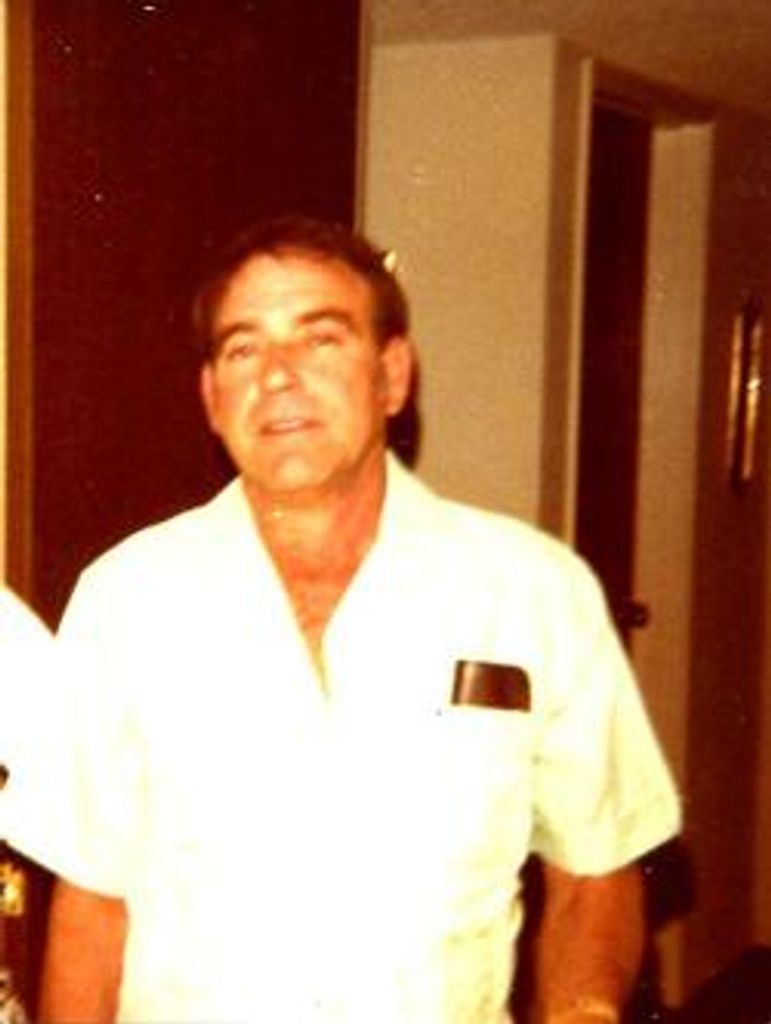 Luis Casanas Profile Photo