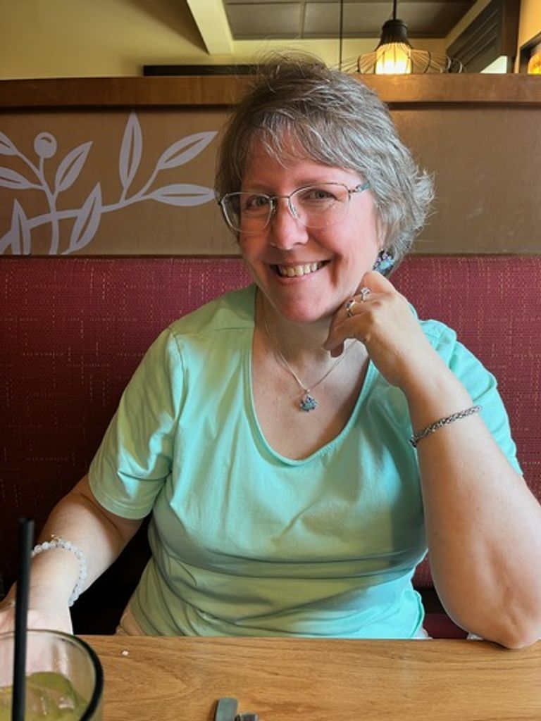 Theresa Lux Profile Photo
