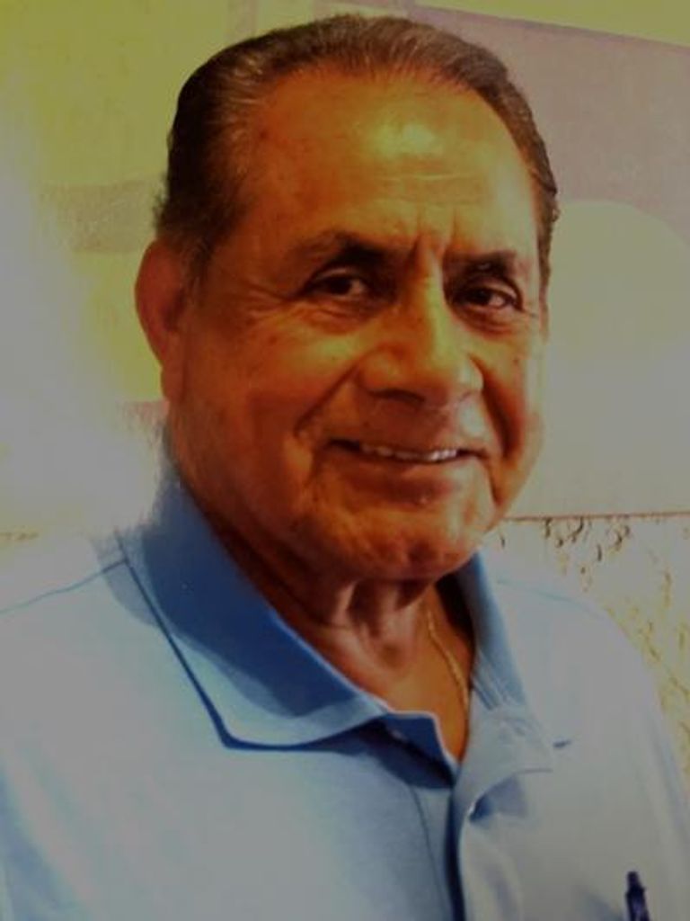 Esteban L. Calderon Profile Photo