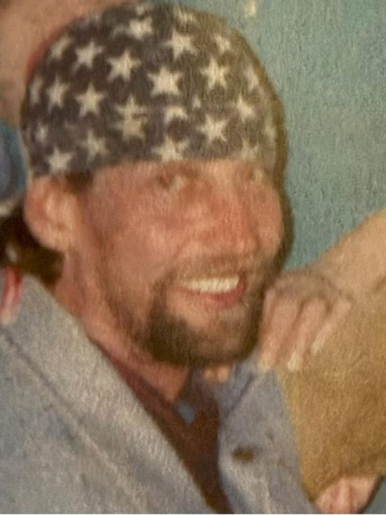 Bruce Wayne Mullins Profile Photo