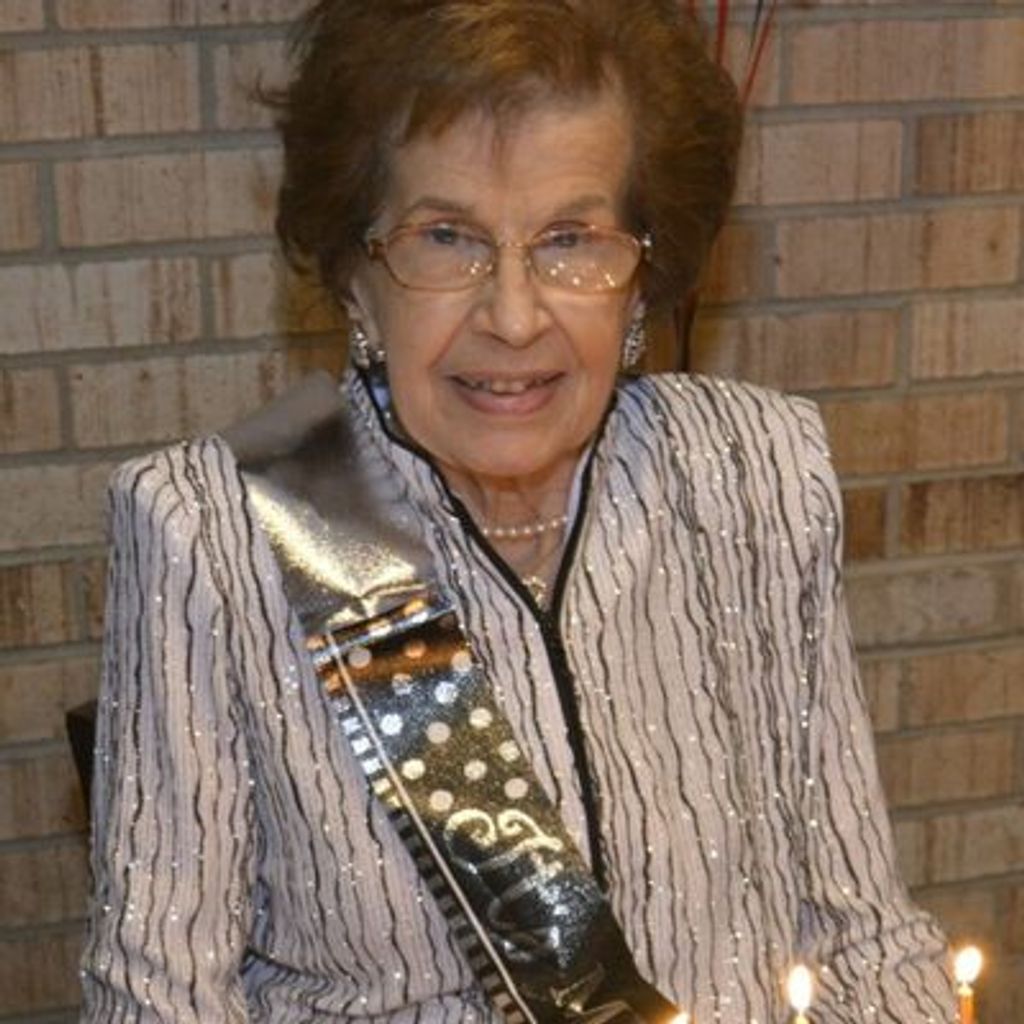 Merry Manetas Profile Photo