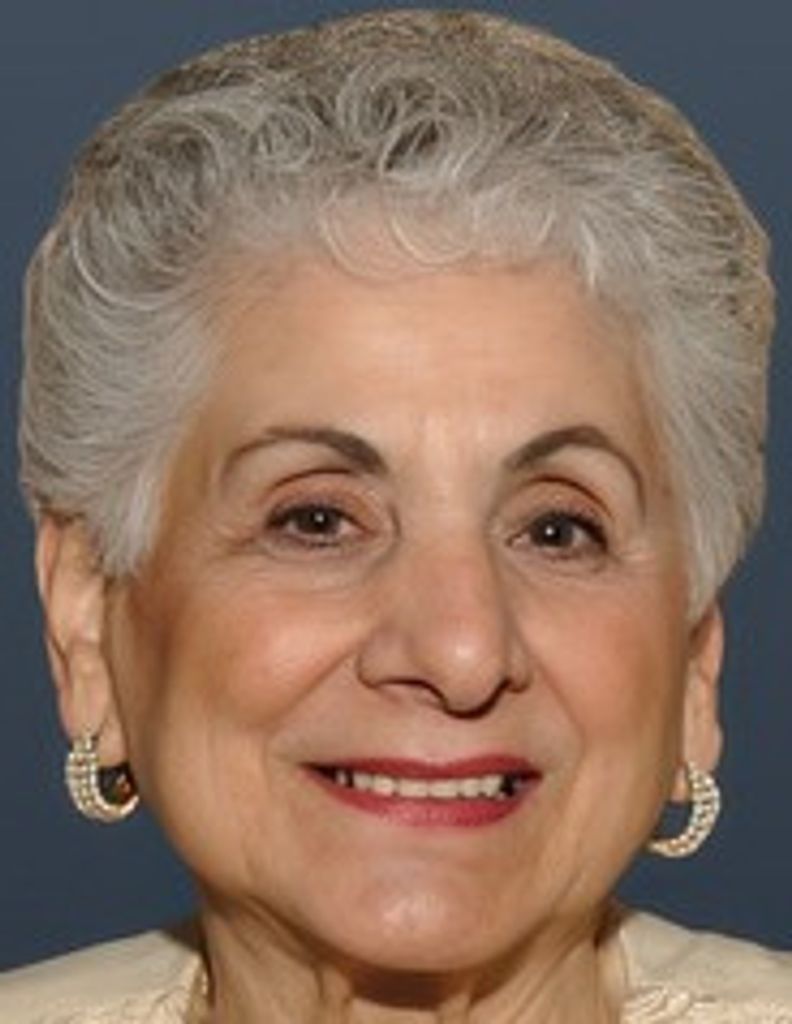 Elizabeth "Liz" (Mike)  Manser
