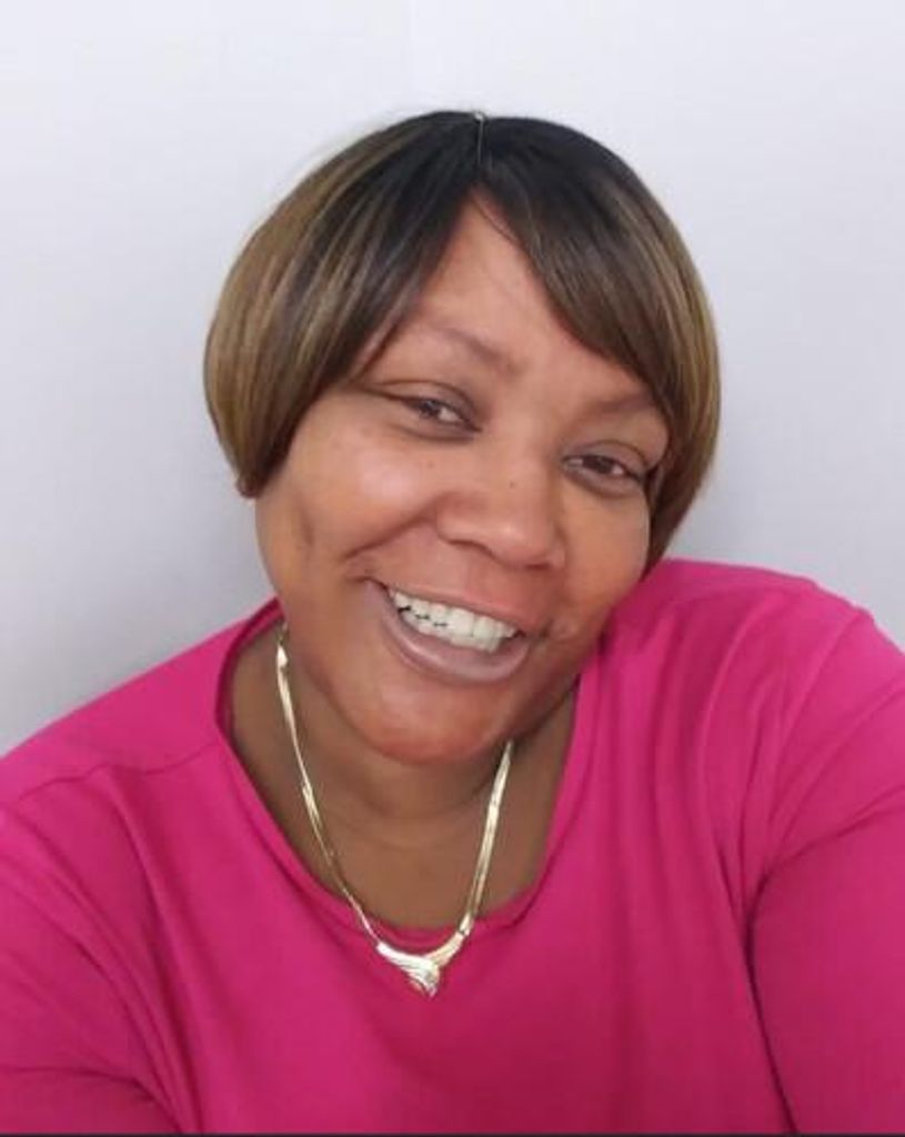 Elise (Bouram) Rodriguez Profile Photo