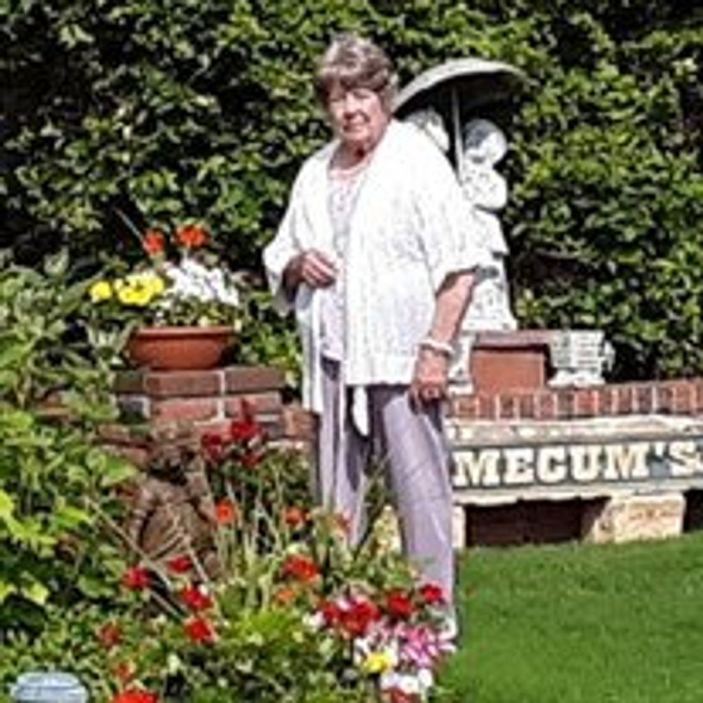 Glenna  J. Mecum