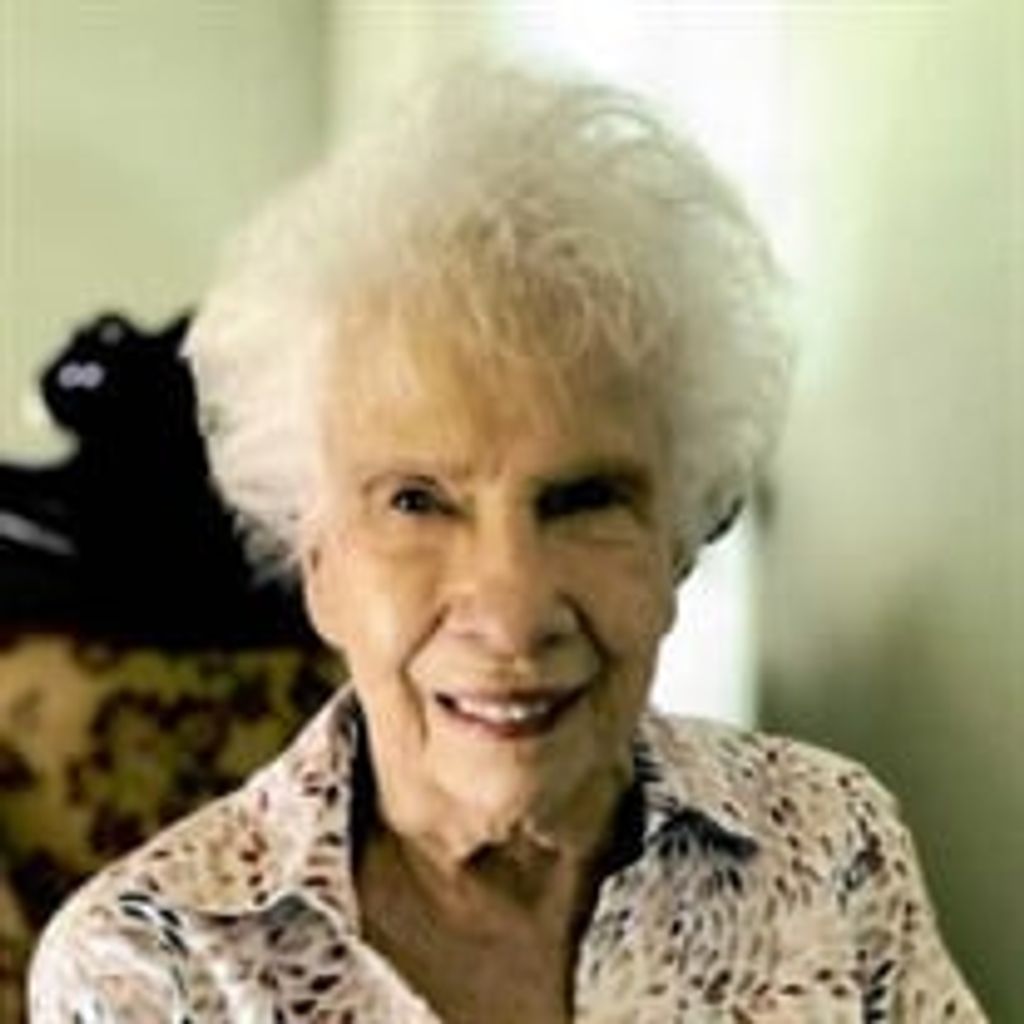 Dora Piazza Danos Profile Photo