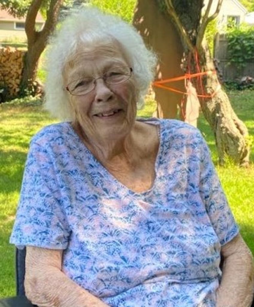 Doris E. (Mackenzie)  Miller