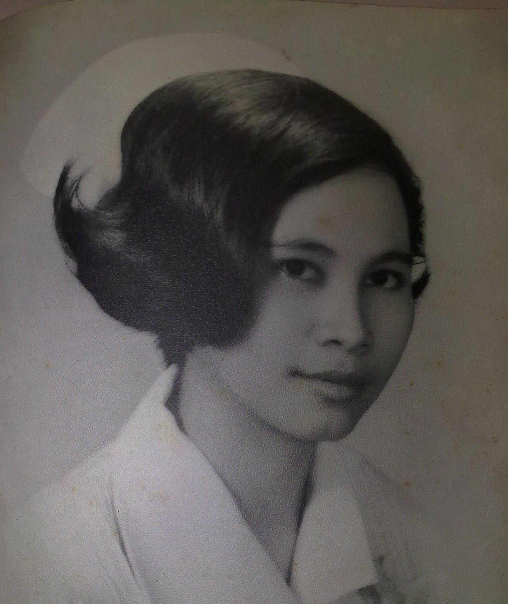 Julieta Vergara Solomon photo gallery image 1 of 13