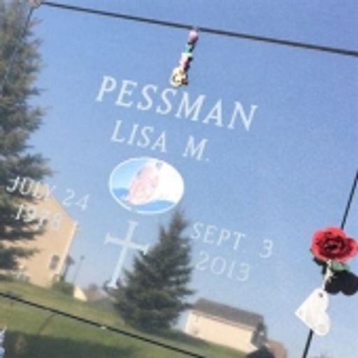 Lisa Pessman photo gallery thumbnail 1 of 3