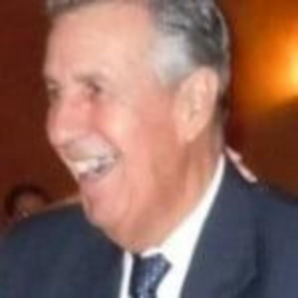 Carlos E. Muniz