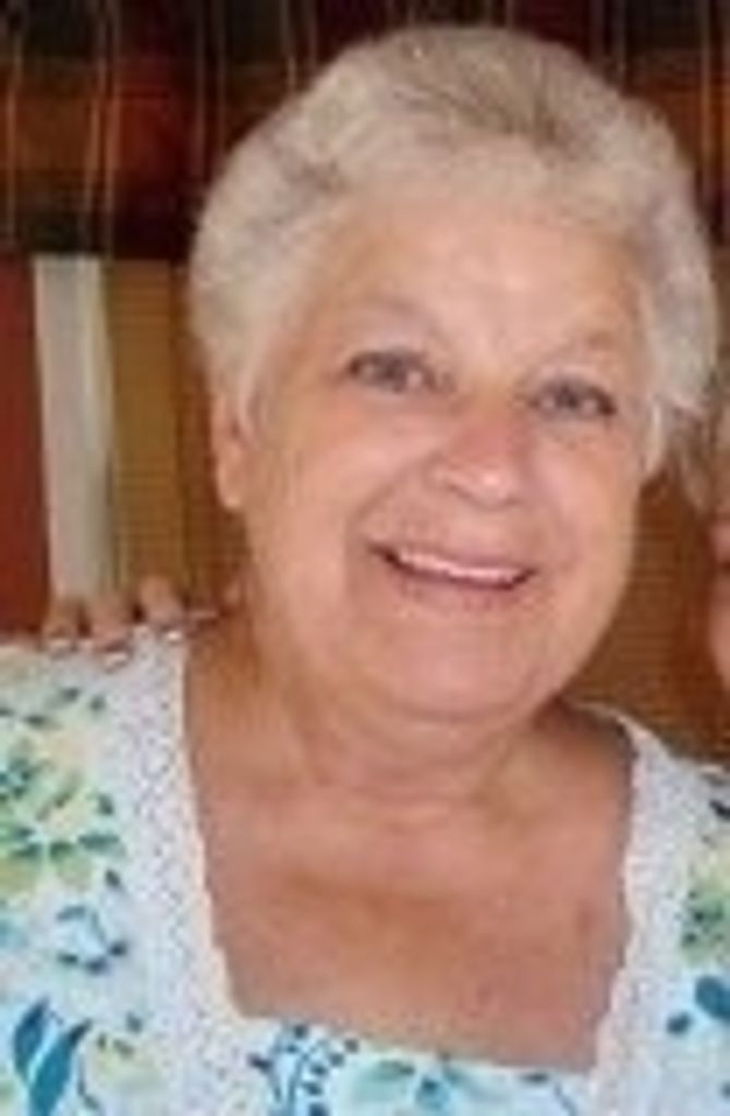 Beverly J Raymond (Roach)