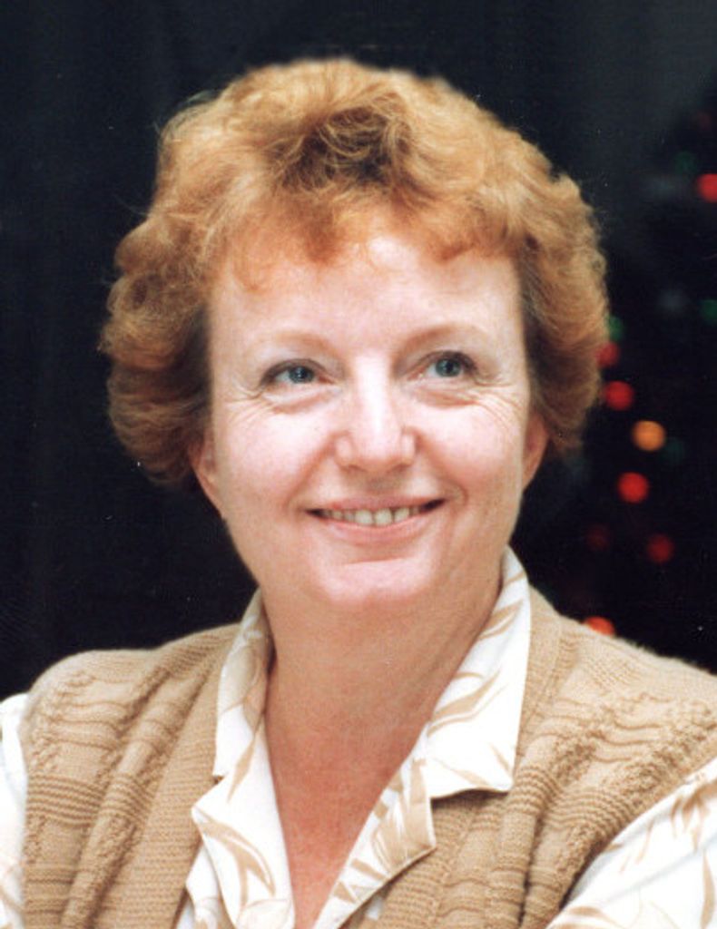 Sally Lou Ellis Profile Photo