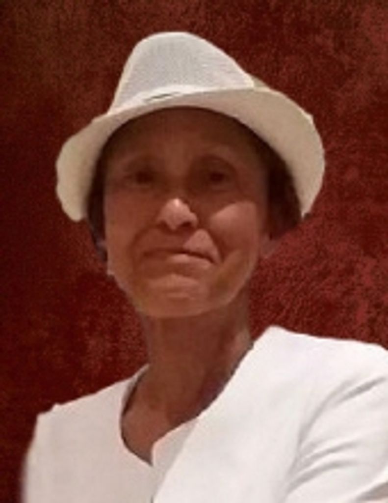 Carolyn R Perry