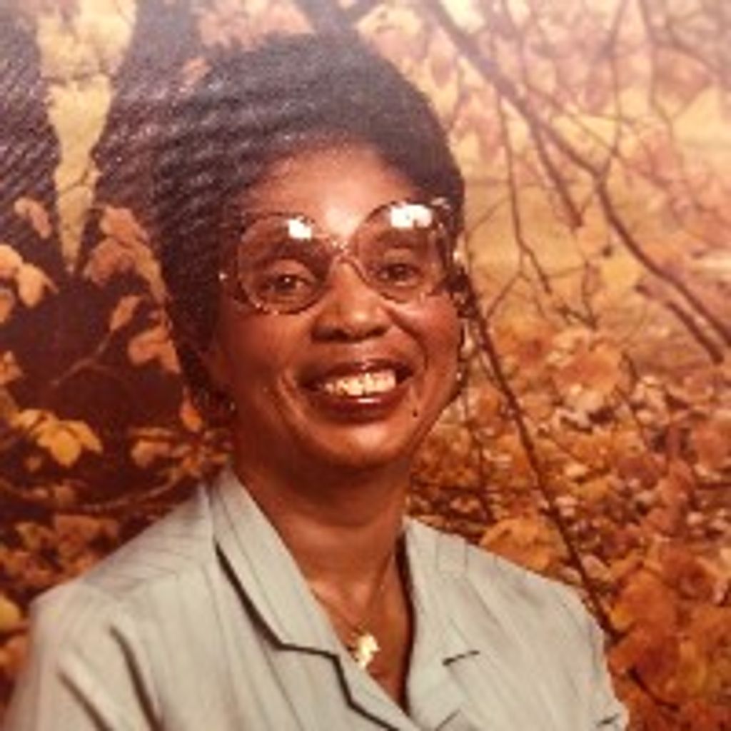 Ms. Helen Lomax Profile Photo