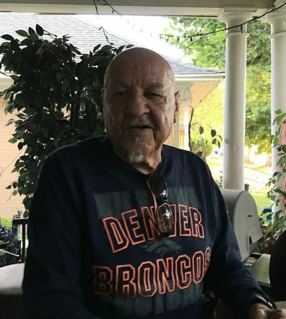 Ernesto  Ricardo  Sandoval