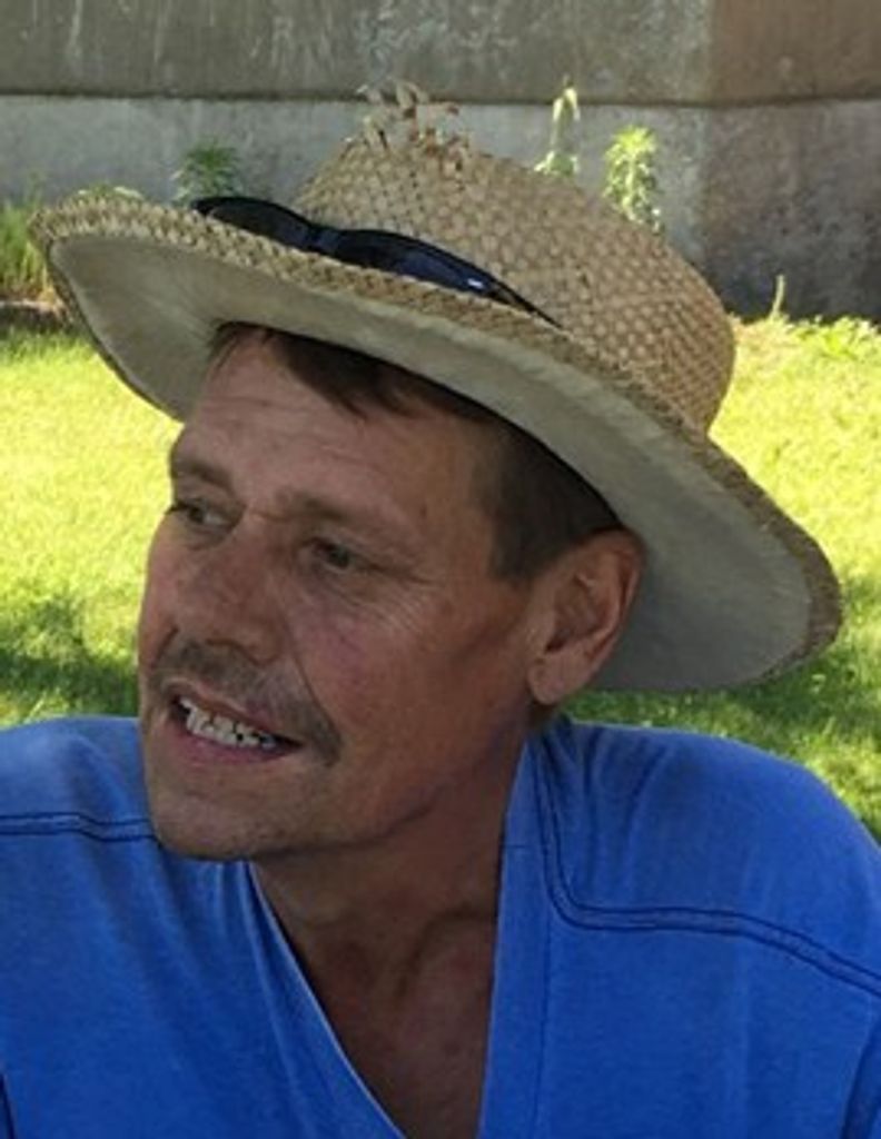 Everett Dierke