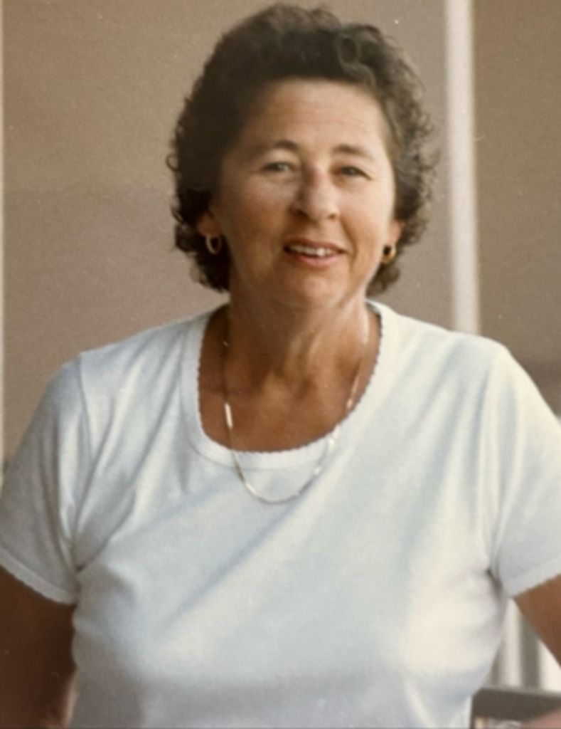 Beverly  Eileen Hunt
