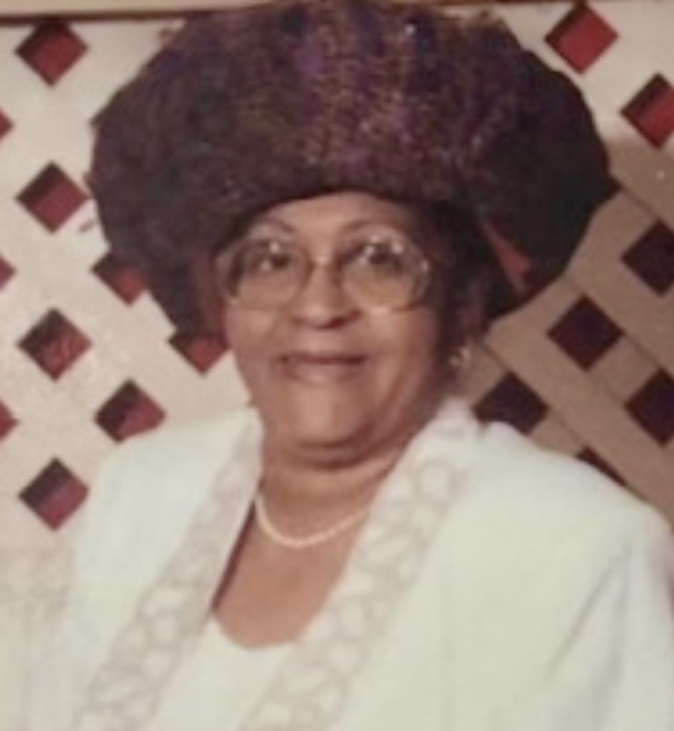 Pastor  Olee (Kinlow)  Nucklos Profile Photo