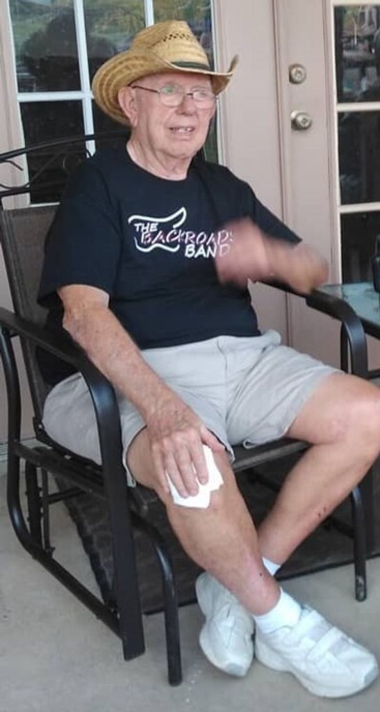 Tom Collins Profile Photo