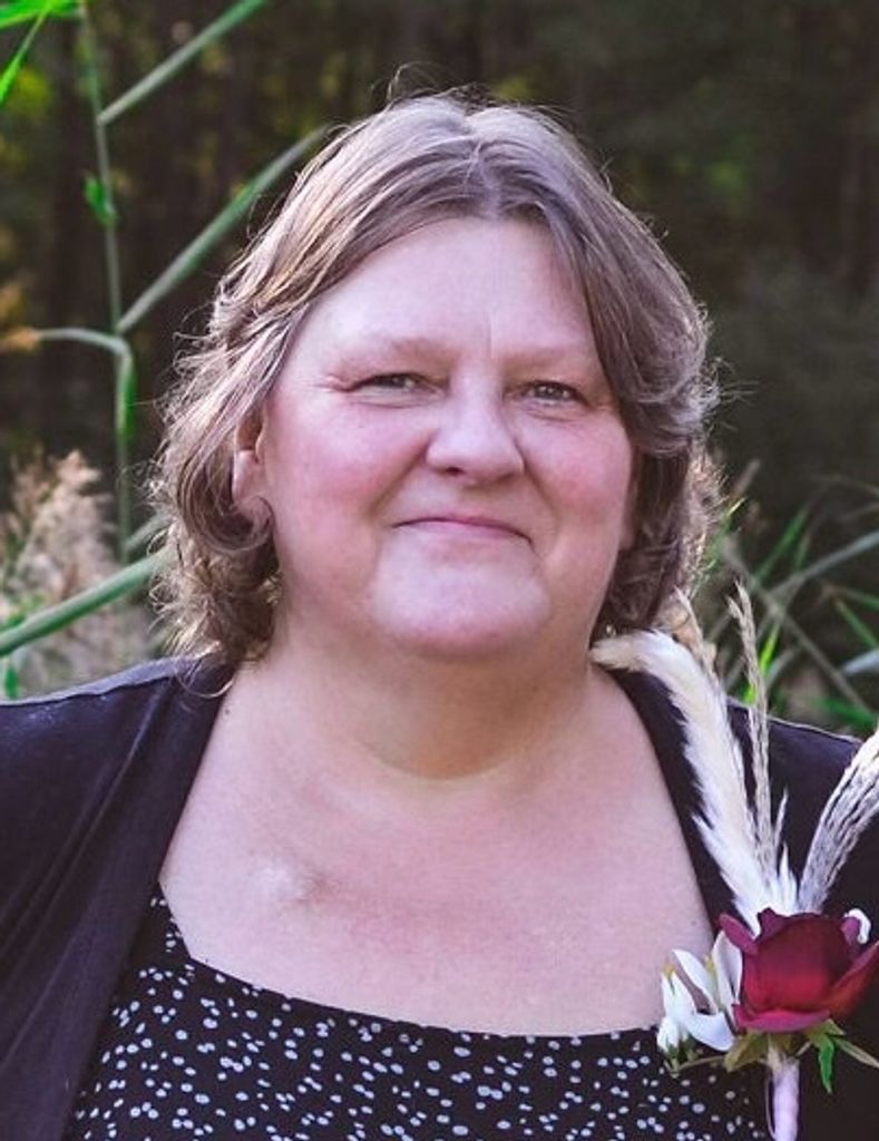 Lisa Michelle Navarre Profile Photo